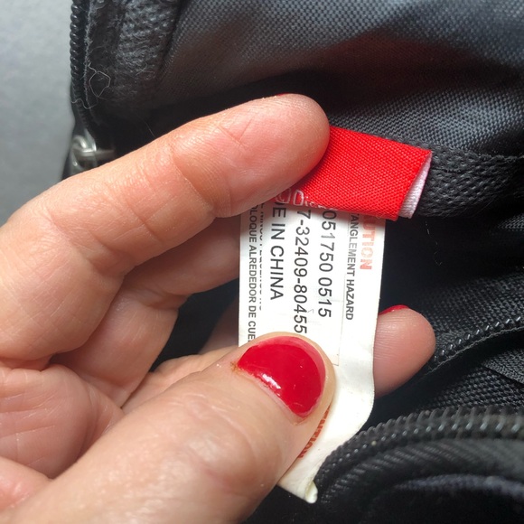 DISNEY MICKEY AND FRIENDS FANNY PACK WITH 2 ZIPPER COMPARTMENTS, 39” ROUND - Picture 9 of 10